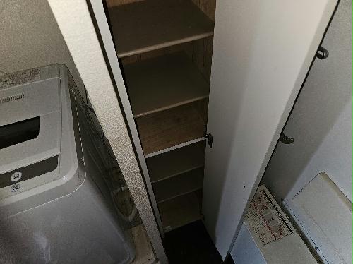 玄関　備品や設備仕様は号室等により異なります現地をご確認下さい。