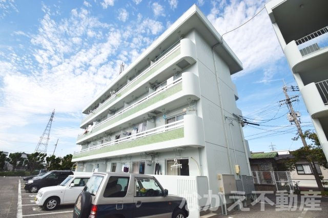 小松島市横須町のマンションの建物外観