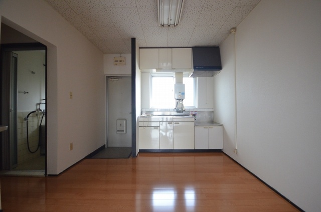 居室・リビング　写真は別号室のものです。