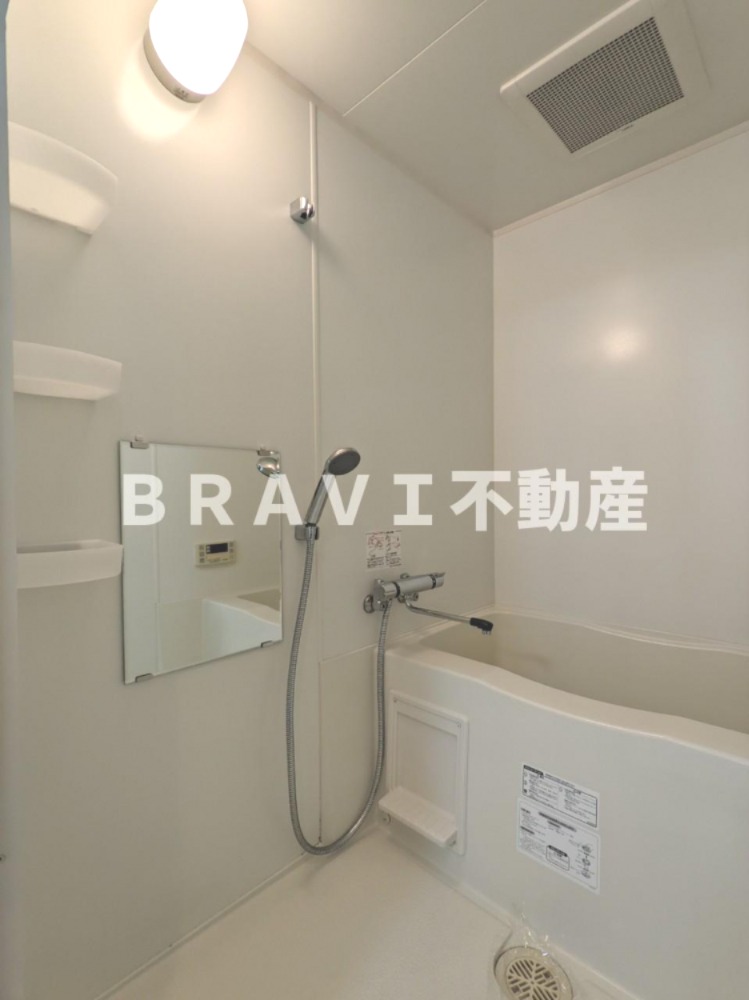 バス・シャワールーム　【ドゥーエ森ノ宮】追い焚き機能付きのお風呂です