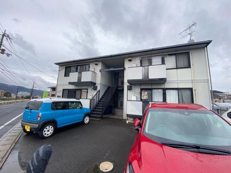 高松市牟礼町牟礼のアパートの建物外観