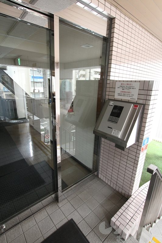 セキュリティ　エントランス