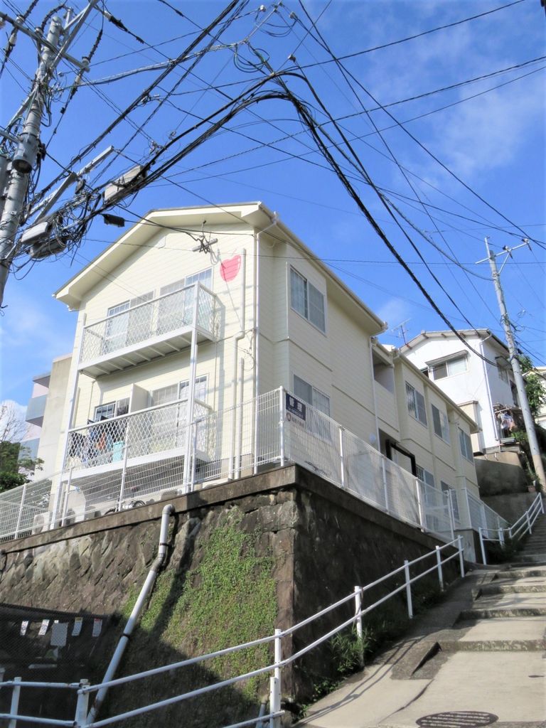 アベニューりんご館の建物外観