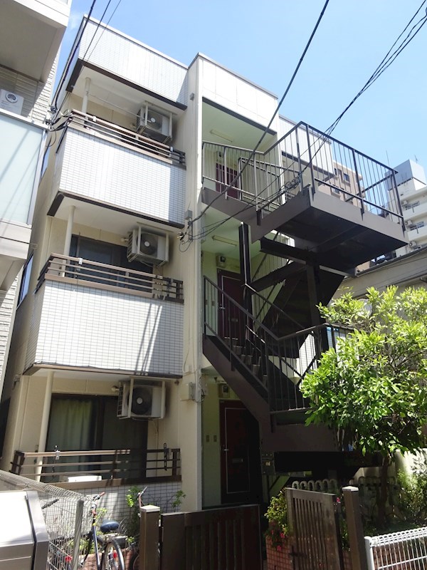 江東区大島のマンションの建物外観