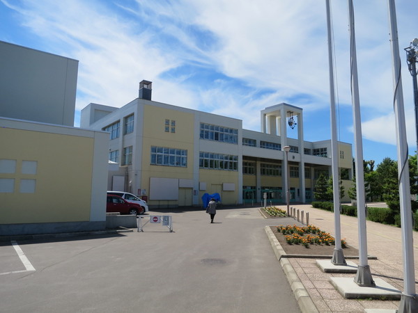 【旭川市旭町二条のアパートの小学校】