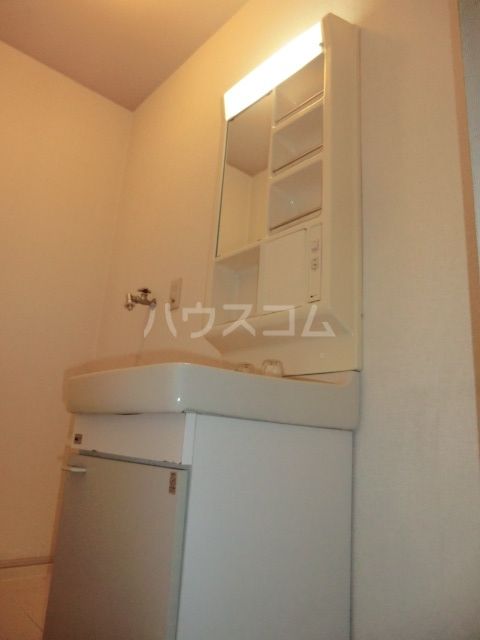 【藤沢市天神町のアパートの洗面設備】
