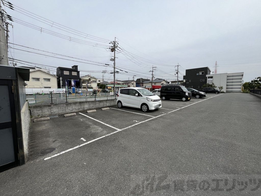 駐車場　駐車場