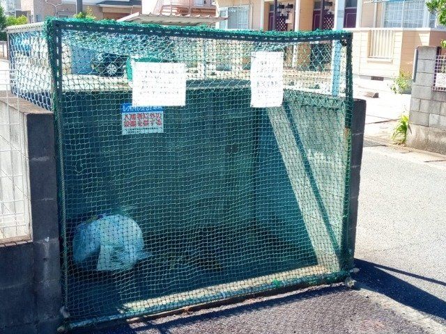 玄関　ゴミ置場