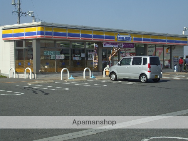 コンビニ　ミニストップ（コンビニ）まで878m