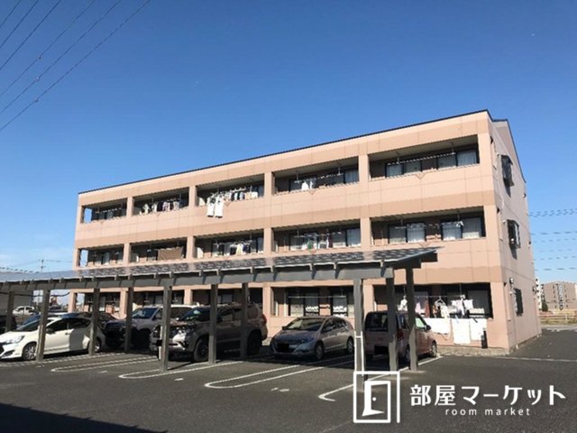 【豊田市聖心町のマンションの駐車場】