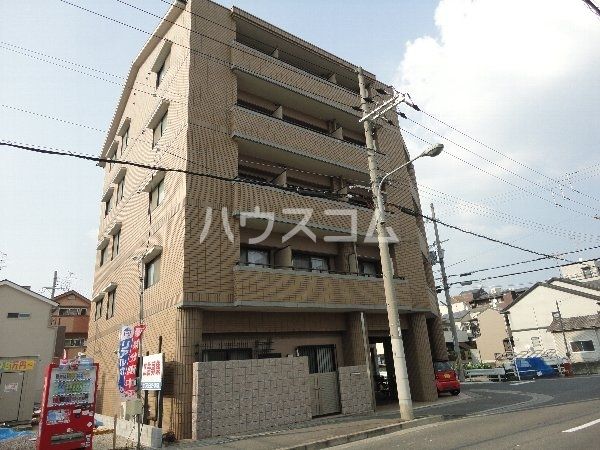 京都市西京区桂上野中町のマンションの建物外観