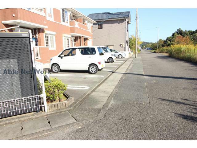 駐車場　駐車場