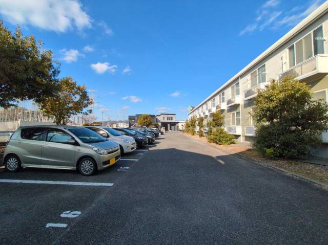 駐車場　駐車場