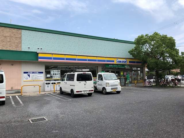 コンビニ　ミニストップ（コンビニ）まで739m