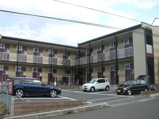 【所沢市小手指南のアパートの駐車場】