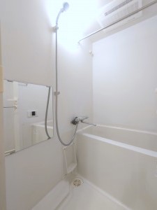 バス・シャワールーム　※写真は類似間取り別部屋。色味等異なる場合があります。