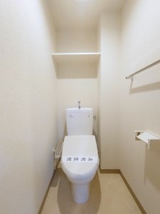 トイレ　※写真は類似間取り別部屋。色味等異なる場合があります。