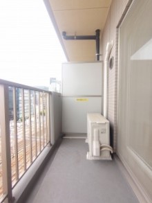 バルコニー　※写真は類似間取り別部屋。色味等異なる場合があります。