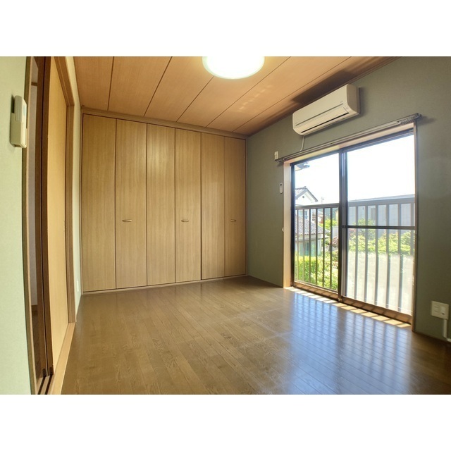 居室・リビング　洋室６帖（ＤＫ側）