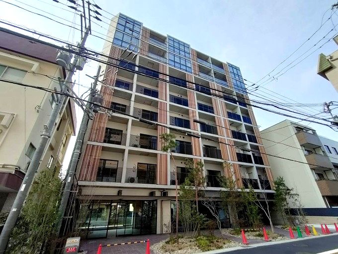 藤井寺市春日丘のマンションの建物外観