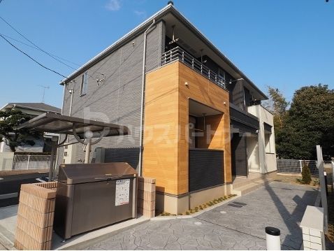 船橋市上山町のアパートの建物外観