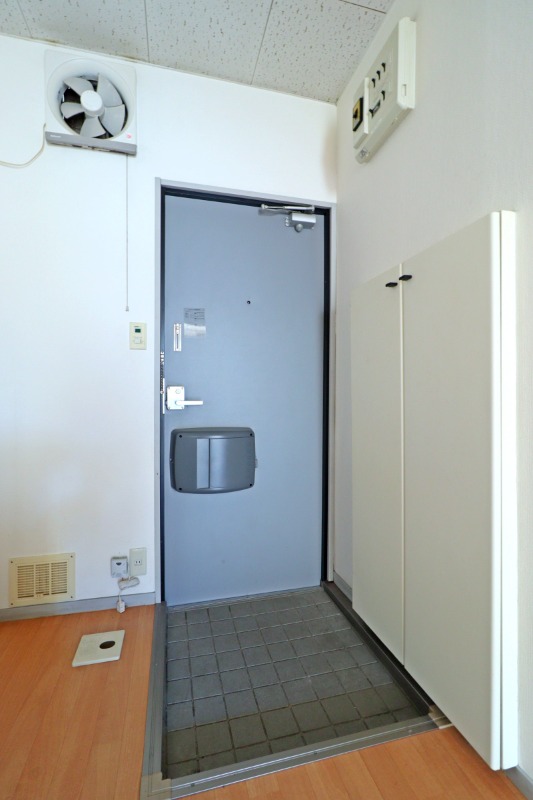 玄関　図面と現状に相違がある場合には現状を優先