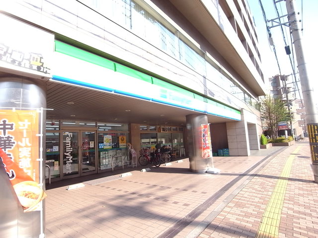 コンビニ　ファミリーマート川崎多摩病院前店（コンビニ）まで319m
