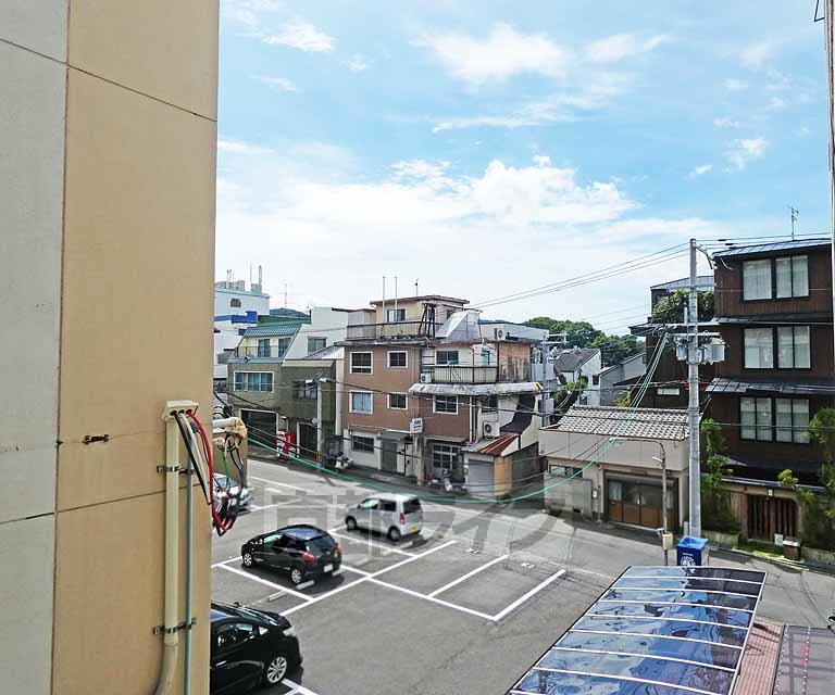 【京都市東山区本瓦町のマンションの眺望】