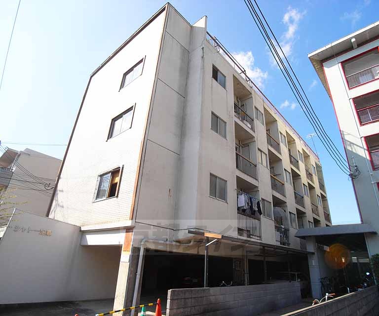 京都市東山区本瓦町のマンションの建物外観