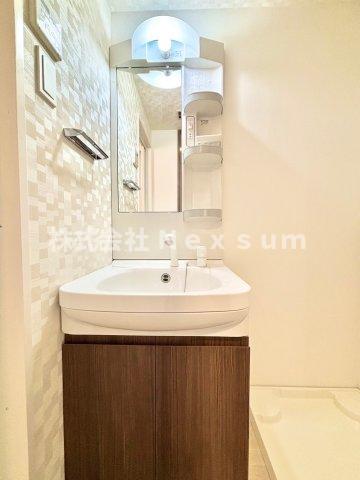 洗面設備　コンパクトで使いやすい洗面所