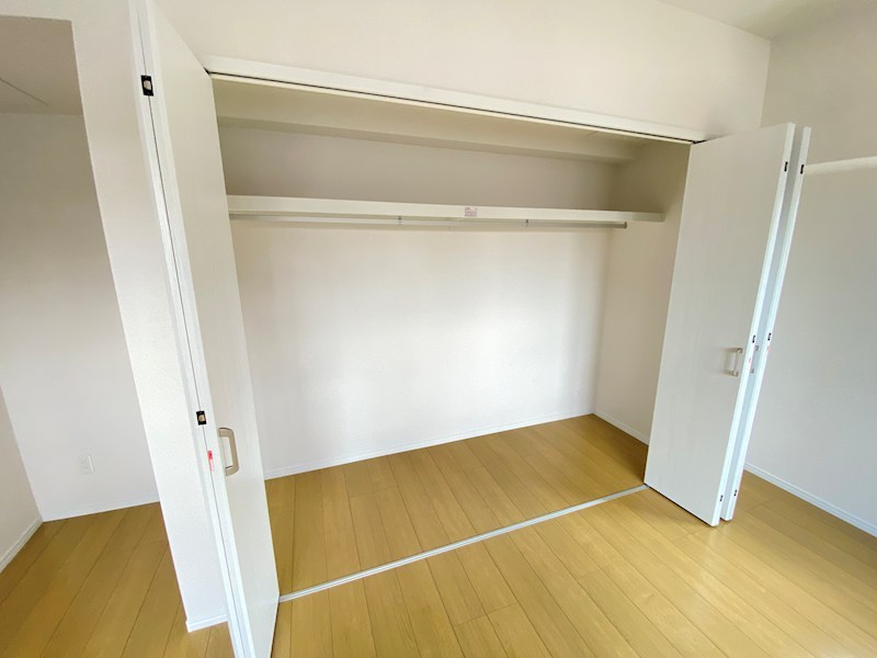 収納　画像は2階の同間取の部屋のものです。お引渡し時は現状優先とな