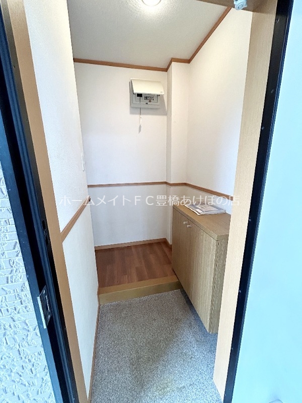 玄関　同型別部屋写真