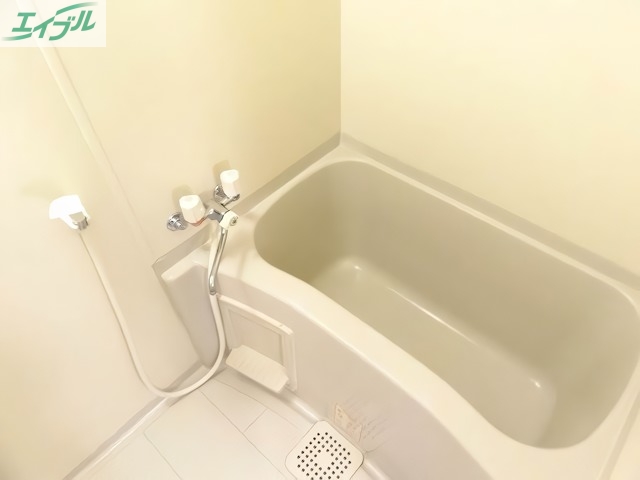 バス・シャワールーム　シャワー付き浴室