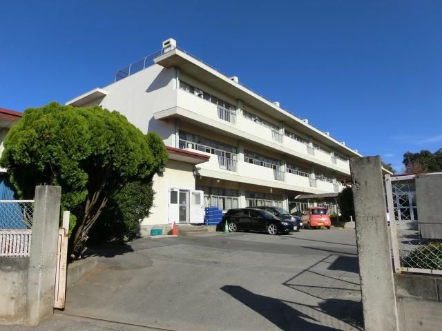 小学校　南部小学校（小学校）まで400m