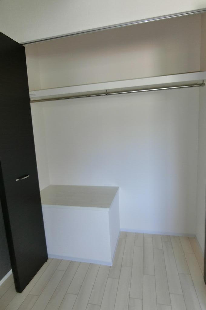 収納　同型物件の写真です。配色に違いあり