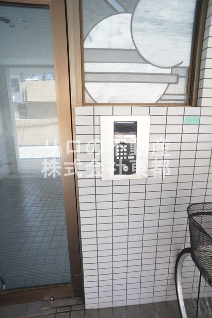 セキュリティ　入り口は安心のオートロック式です♪