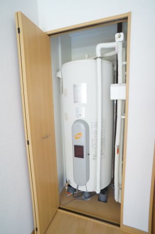 その他設備　電気温水器のオール電化。参考、同建物・反転間取りの号室
