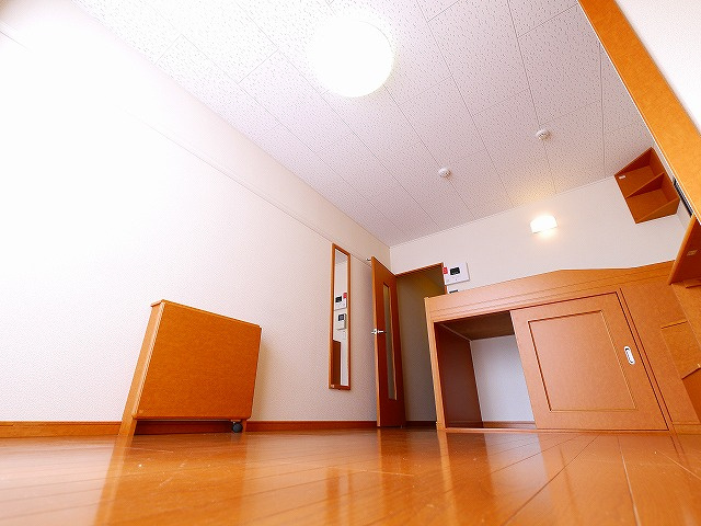 その他部屋・スペース　落ち着いた色調の洋室です