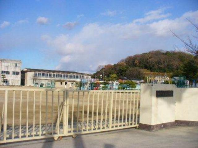 小学校　倉敷市立柏島小学校（小学校）まで1101m