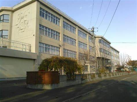 中学校　札幌市立稲積中学校（中学校）まで1131m