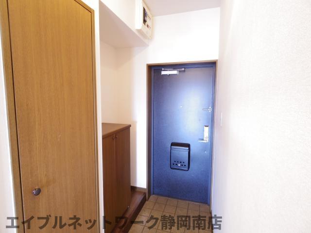 玄関　落ち着いた玄関です