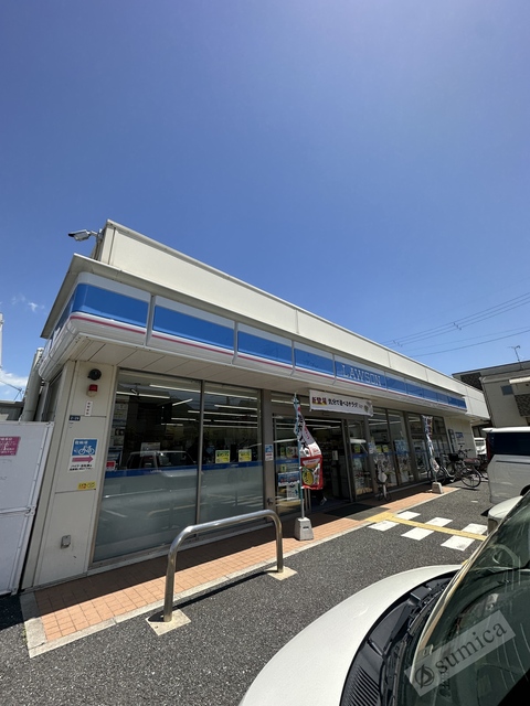 コンビニ　ローソン八尾山本町南一丁目店、街のホットステーション（コンビニ）まで689m