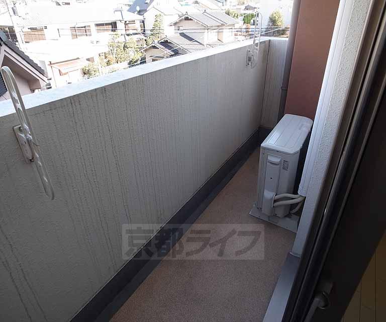 バルコニー　日当たりの良いバルコニーです。
