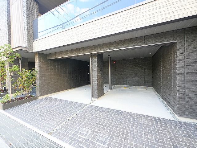 駐車場　駐車場に車を止められます