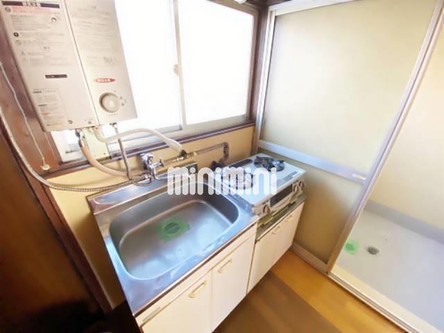 キッチン　窓もあり明るいキッチンです！