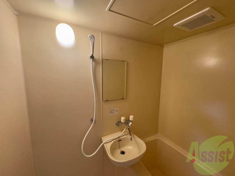 洗面設備　こちらに洗面台があります。朝の洗顔はこちらで。