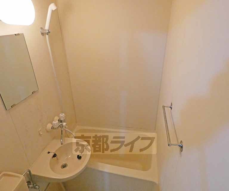 バス・シャワールーム　浴室です。