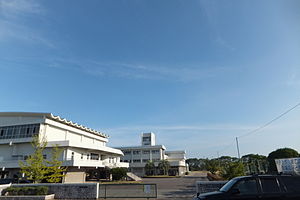 中学校　稲美町立稲美中学校（中学校）まで1978m