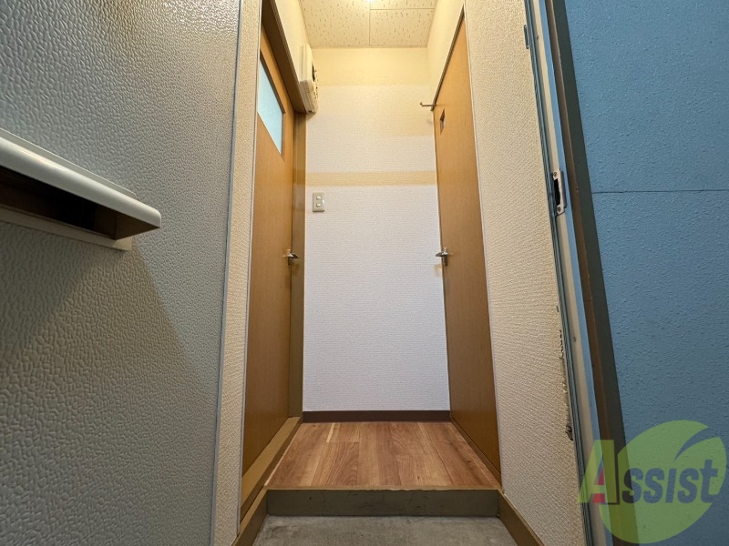 玄関　玄関の様子です。明るい印象ですね。気分もあがりそう。