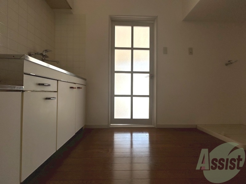 玄関　靴の着脱もしやすそうな玄関先になっております。